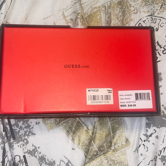 NWT in box Stunning GUESS woman’s wallet white - Picture 8 of 8